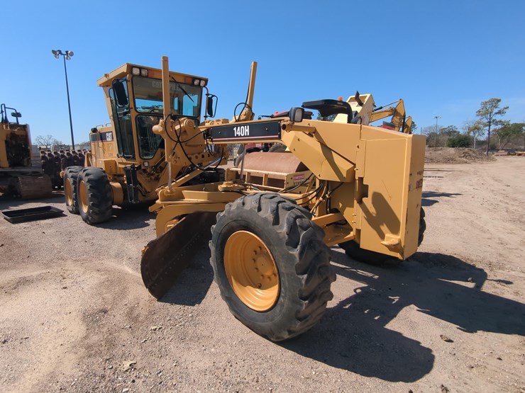 caterpillar-140h-image-5