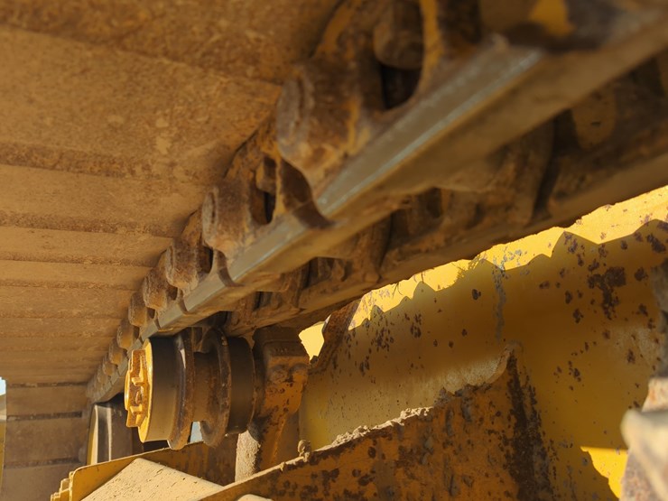 2023-deere-650k-lgp-image-14