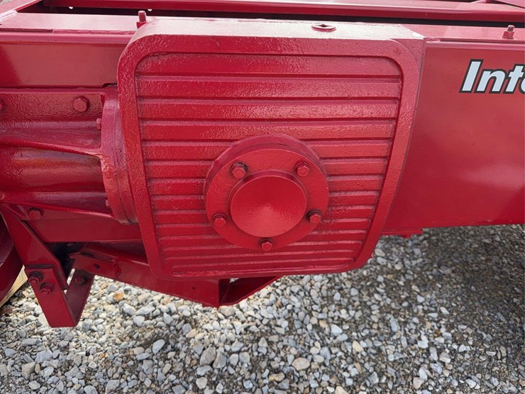 international-baler-image-15