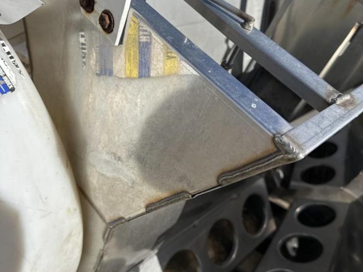 #22-•-hog-feeder-image-3