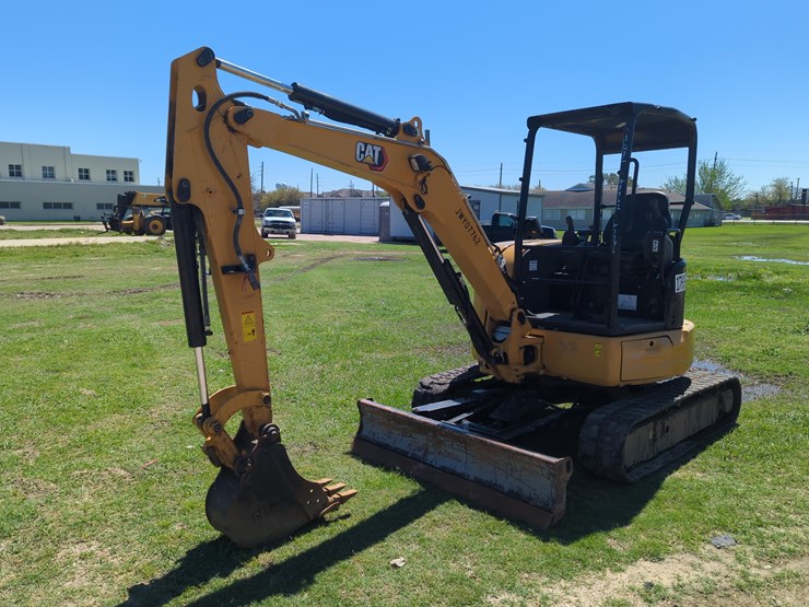 2021-caterpillar-303-image-2