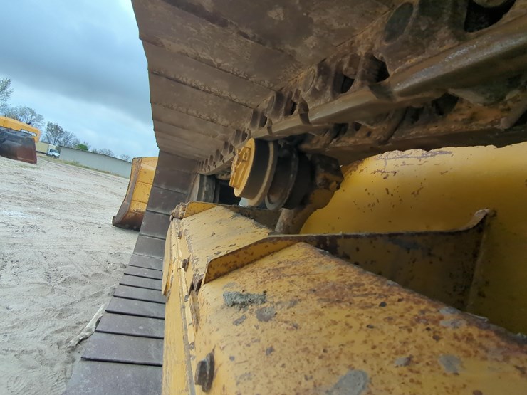 2023-deere-650k-lgp-image-13