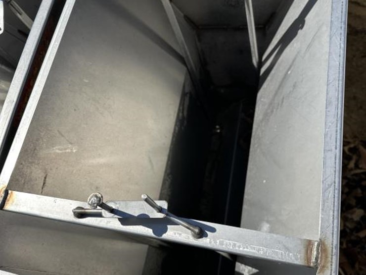 #19-•-hog-feeder-image-3