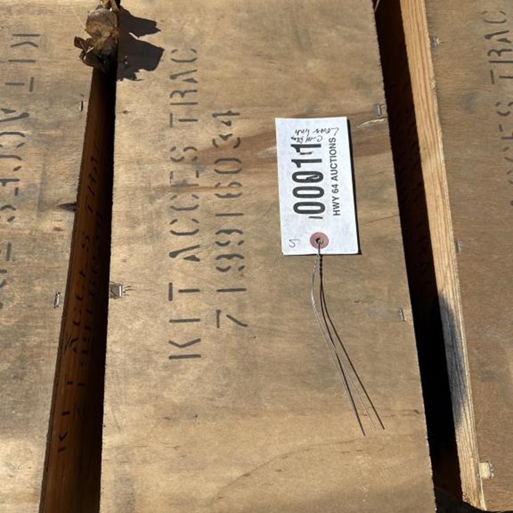 #11 • CASE IH FLEXIBLE LOWER LINK KIT P/NTCA26165