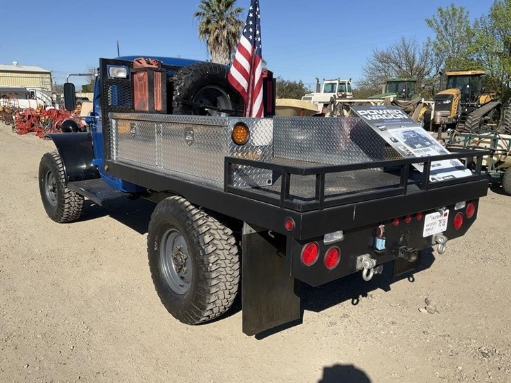1953-dodge-power-wagon-image-7