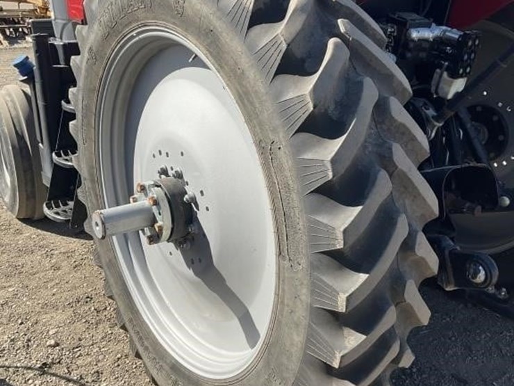 case-ih-farmall-140a-image-16