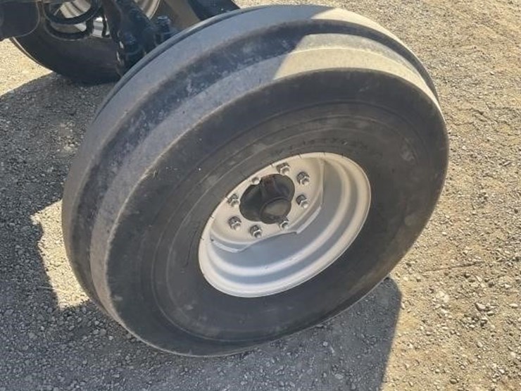 case-ih-farmall-140a-image-18