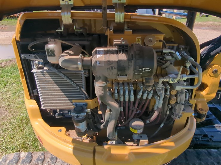 2021-caterpillar-303-image-14