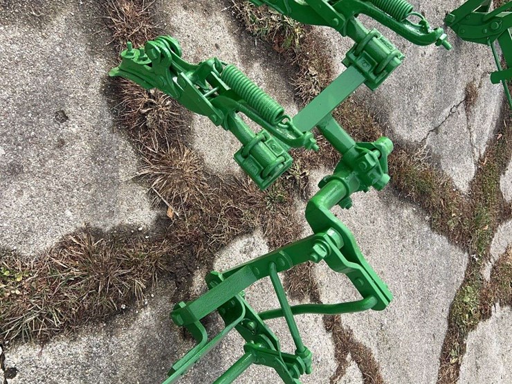 john-deere-one-row-mounted-cultivator-image-21