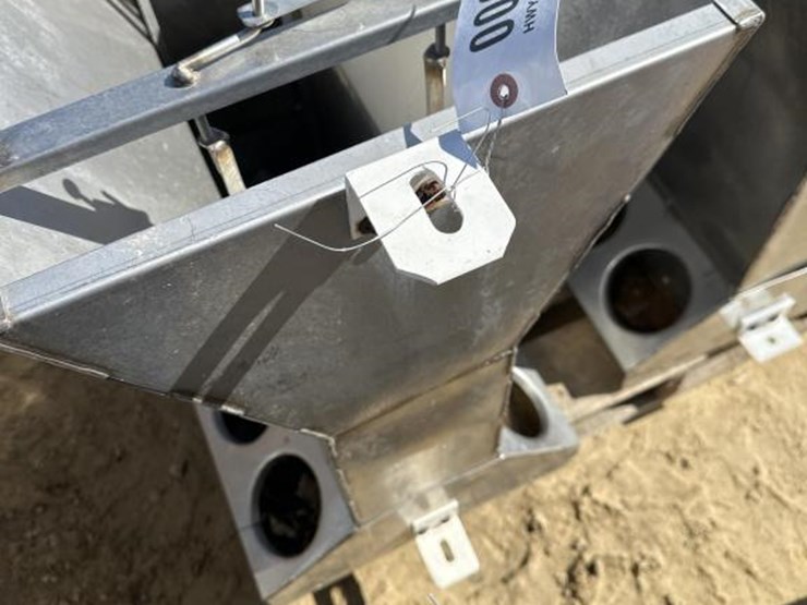 #24-•-hog-feeder-image-2