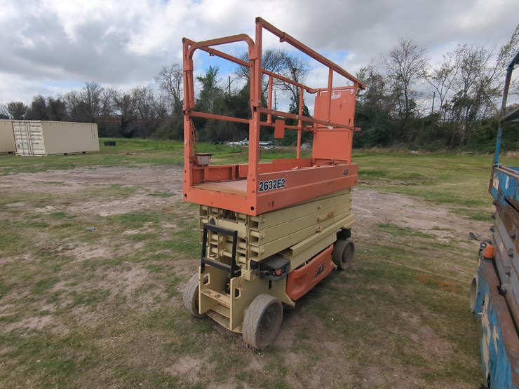 2016-jlg-2632es-image-4