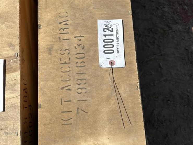 #12-•-case-ih-flexible-lower-link-kit-p/ntca26165-image-1