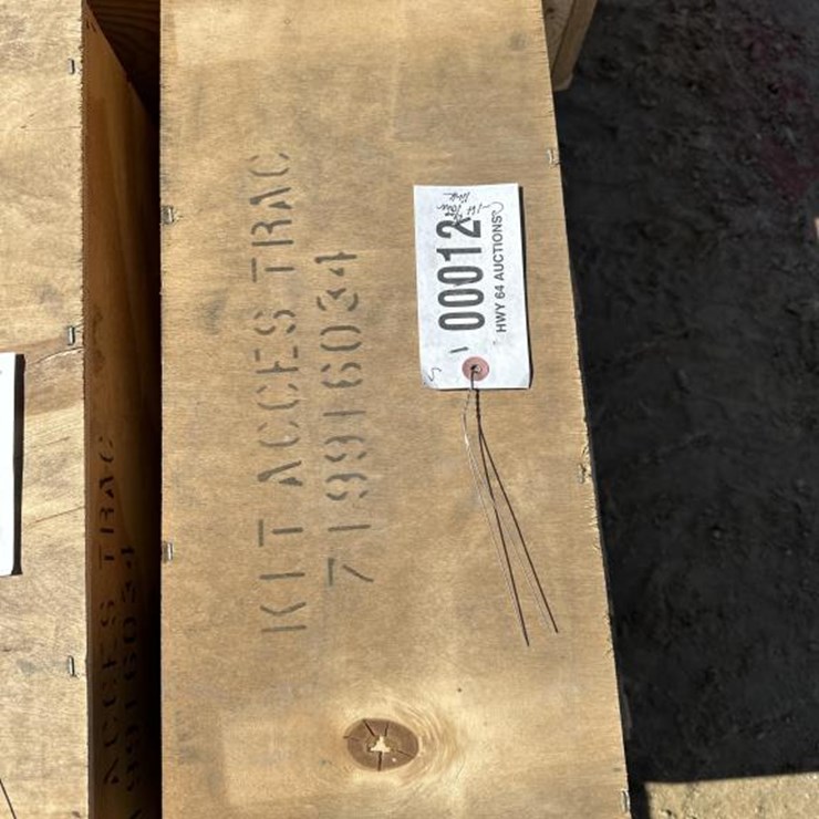 #12 • CASE IH FLEXIBLE LOWER LINK KIT P/NTCA26165