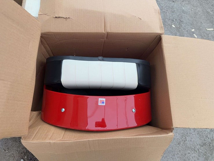 tractor-seats-and-tires-image-12