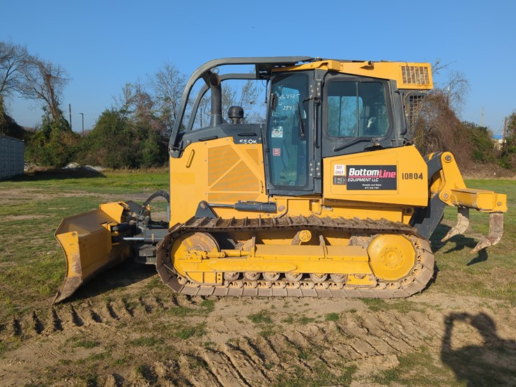 2023-deere-650k-lgp-image-1