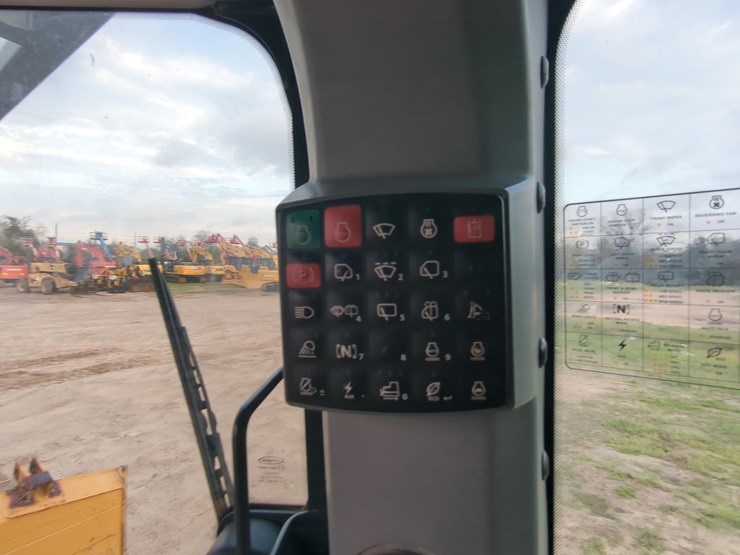 2022-deere-750l-lgp-image-22