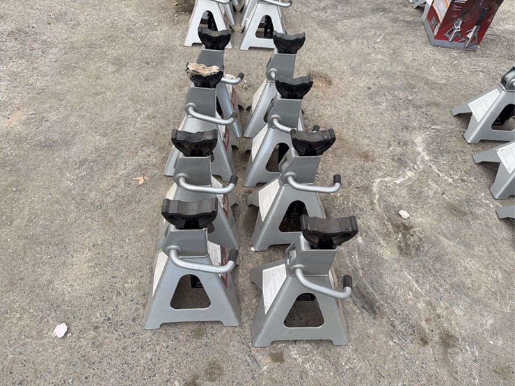 (8)-3-ton-jack-stands-image-2