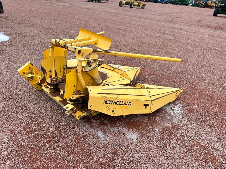 new-holland-824-image-4