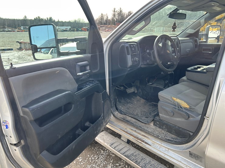 2018-chevrolet-2500-image-50