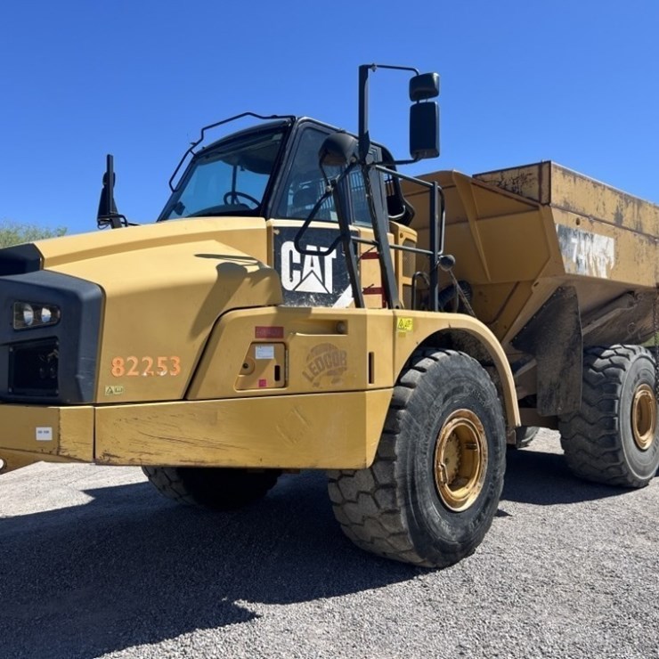 2012 CATERPILLAR 740B