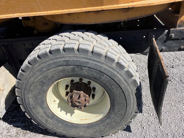 1990-peterbilt-377-image-15