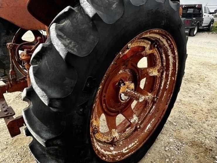 l2---farmall-350-l.p.-gas-image-6