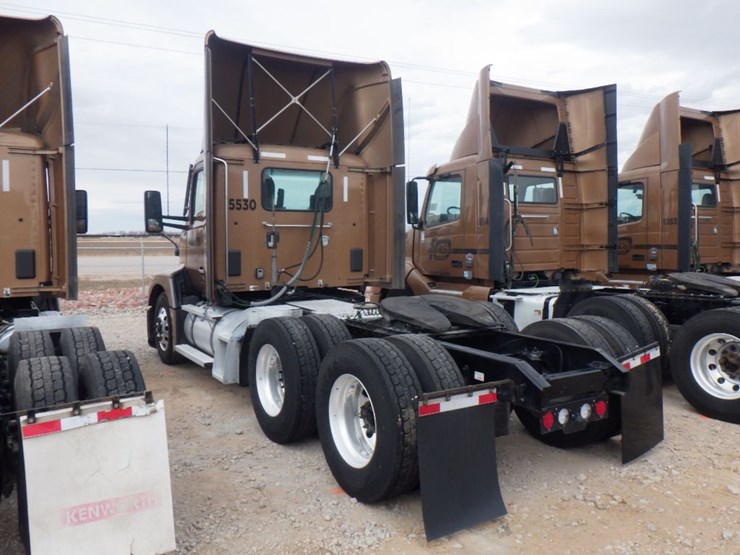 2023-kenworth-t680-image-11