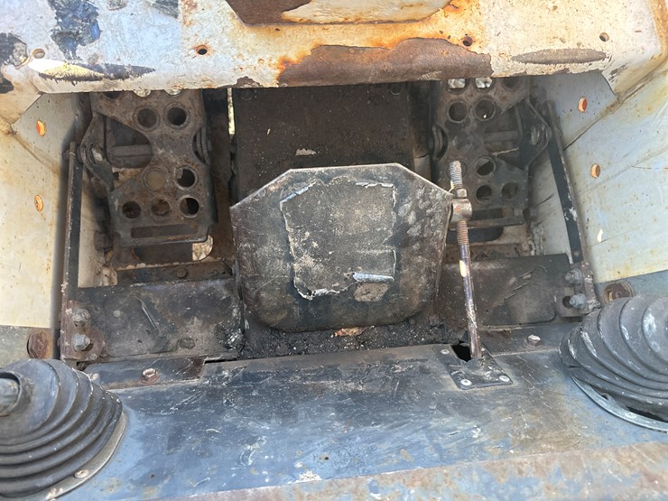 bobcat-742b-image-40