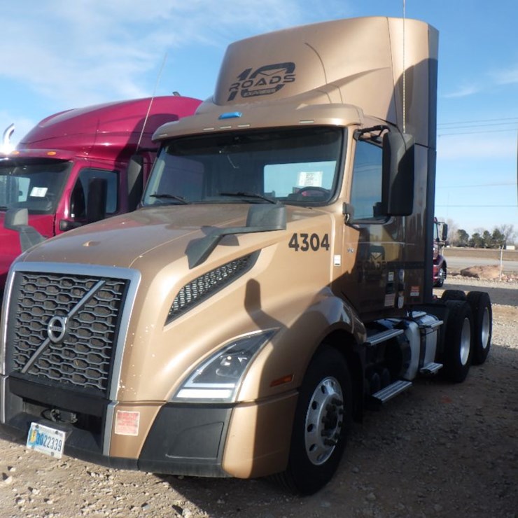 2019 VOLVO VNL 300