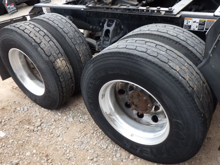 2022-kenworth-t680-image-7