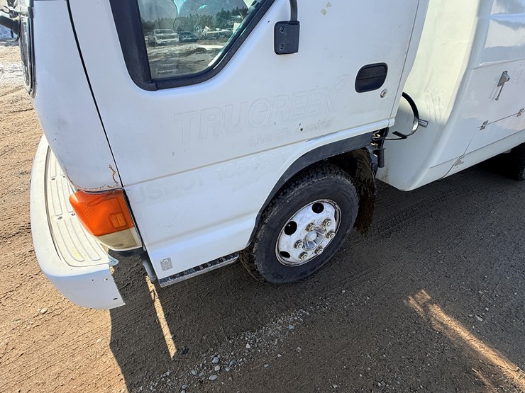 2002-isuzu-npr-image-9