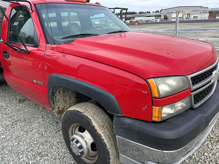 2006-chevrolet-3500-image-10