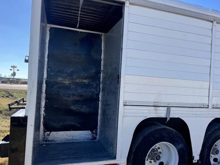 l2---1989-mickey-beverage-trailer-image-6