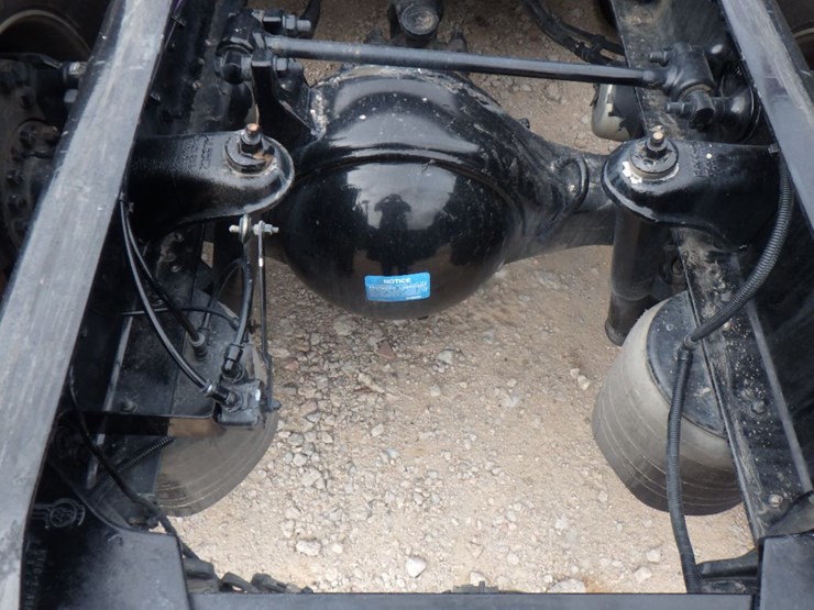 2023-kenworth-t680-image-9