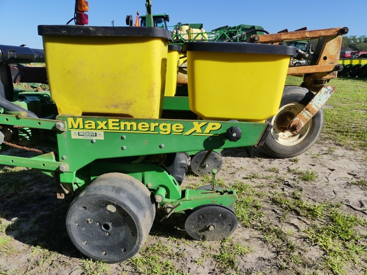 john-deere-1700-image-6