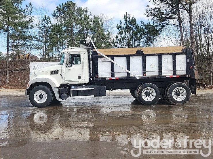 2011-mack-gu713-image-2