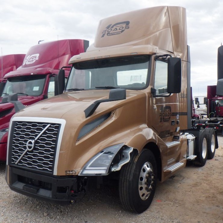 2023 VOLVO VNL 300