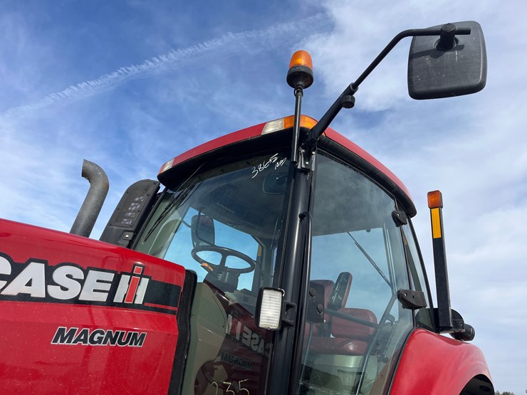 case-ih-magnum-370-cvt-image-13