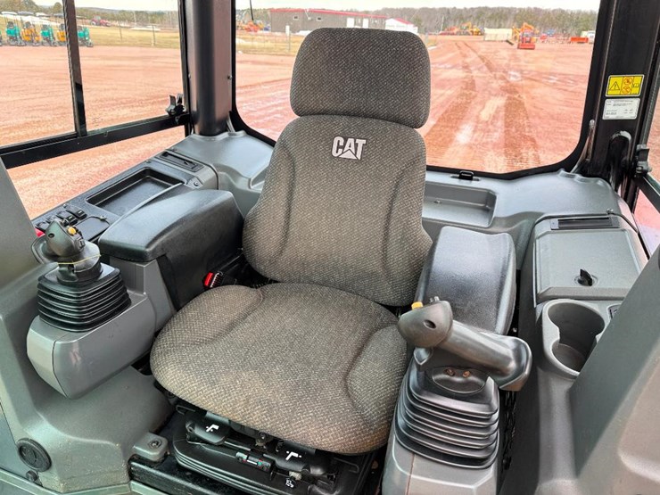 caterpillar-d5k2-lgp-image-45