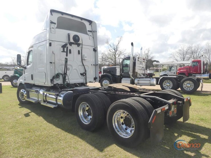 2025-freightliner-cascadia-116-image-3