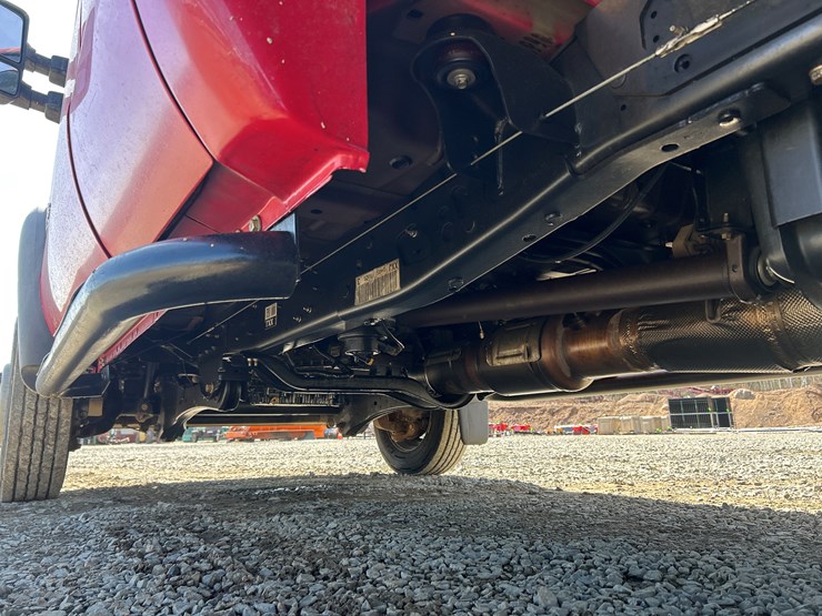 2011-ford-f550-image-37