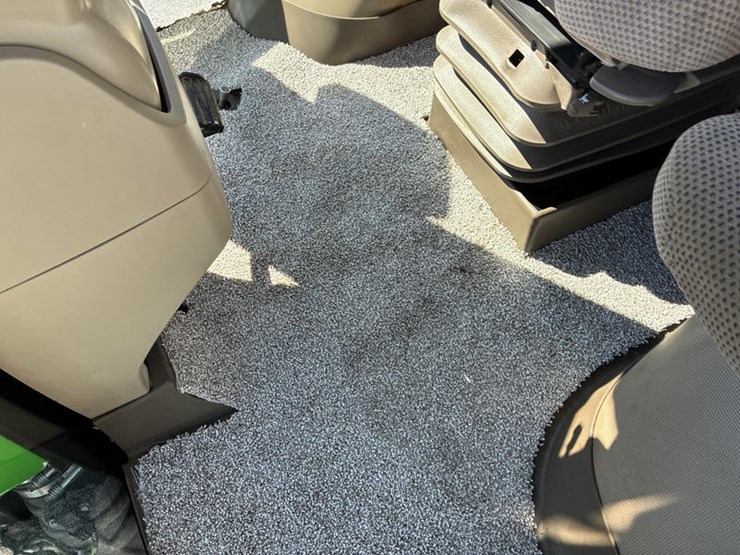 2018-john-deere-r4030-image-71