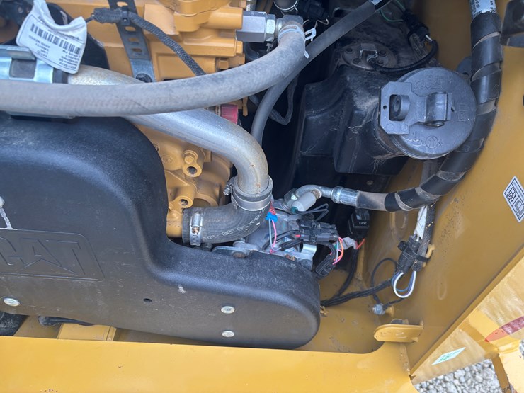 2023-caterpillar-289d3-image-29