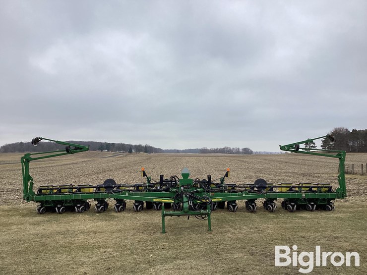 2010-john-deere-1770nt-image-2