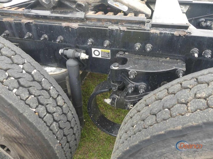 2020-peterbilt-389-image-5