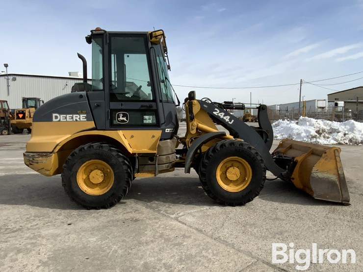 2012-deere-244j-image-4