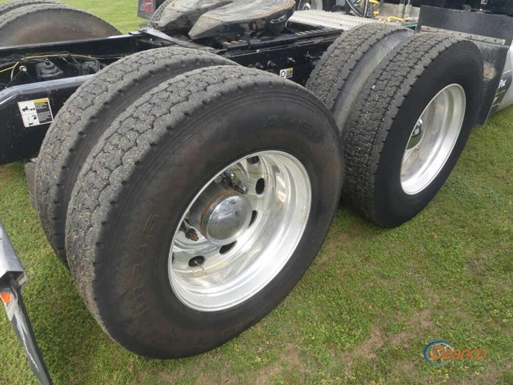 2021-peterbilt-389-image-7