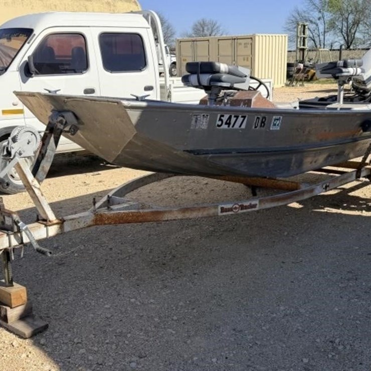 L3 - 1983 Basstracker Boat