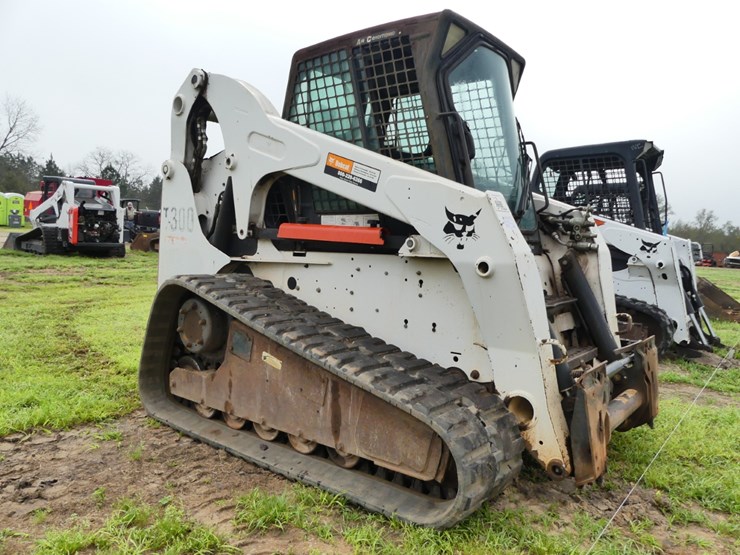 2008-bobcat-t300-image-2
