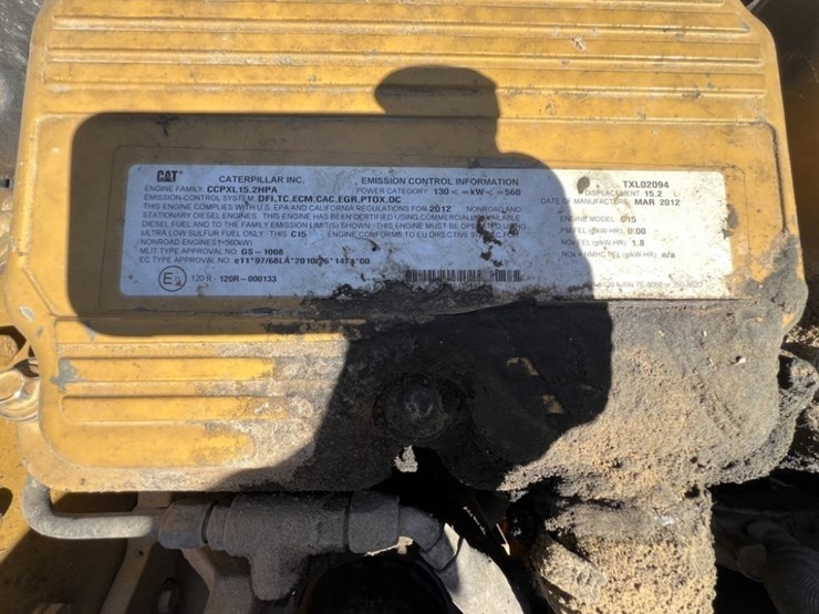 2012-caterpillar-740b-image-39